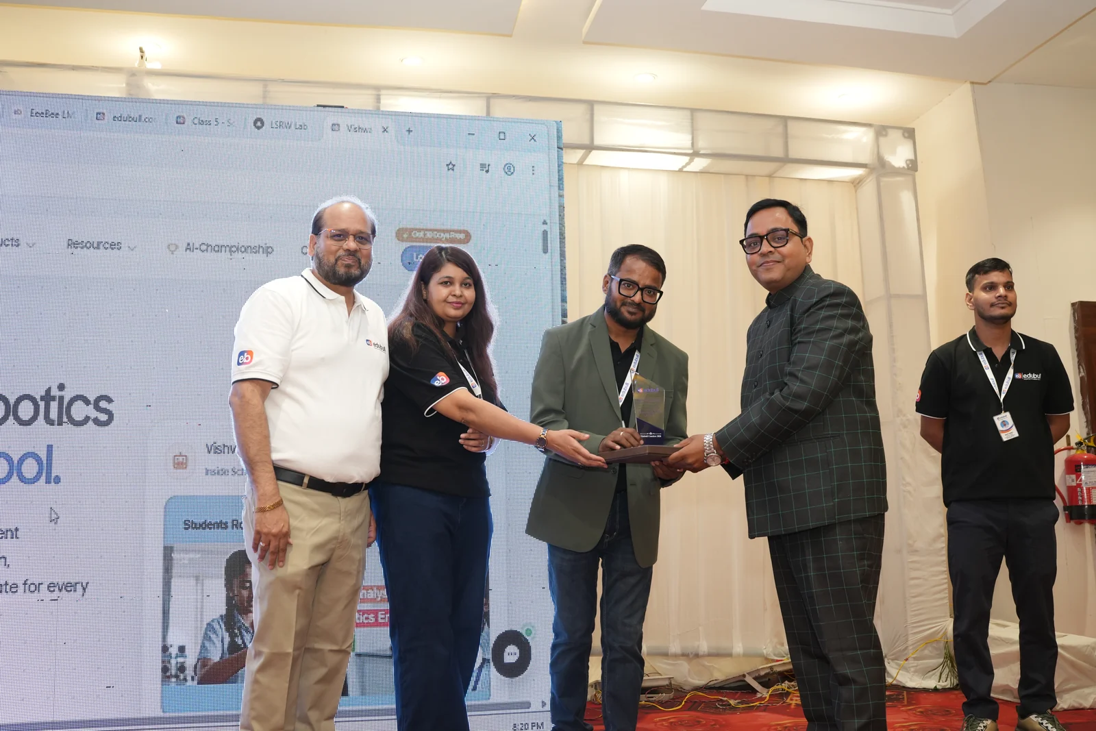 School director presented with memento at Azamgarh Conclave